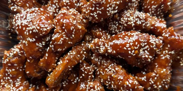 Bone-In Chicken Wings