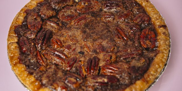 Classic Authentic A+ 4″ Pecan Pie