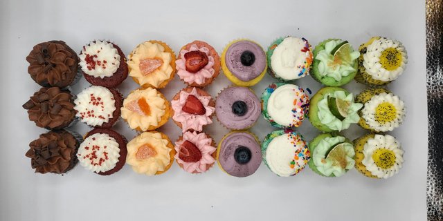 Mini Cupcakes (12)