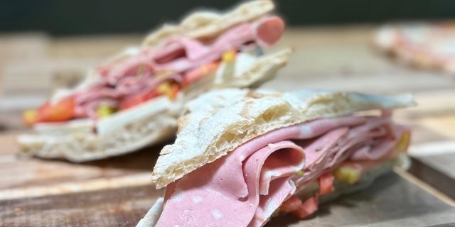 Bologna Sandwich