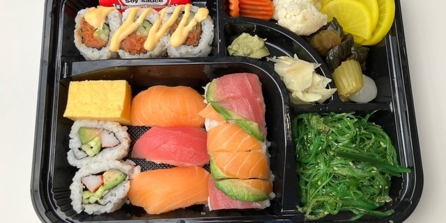 Sushi Lovers Bento Box