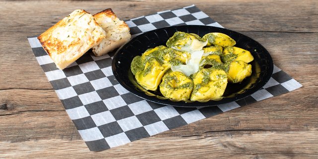 Cheese Tortellini Pesto
