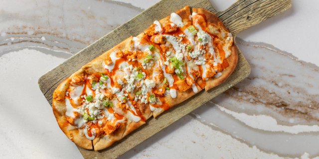 Buffalo Chicken Flatbread Box