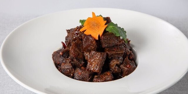 Fragrant Spicy Diced Beef Jerky Half Tray