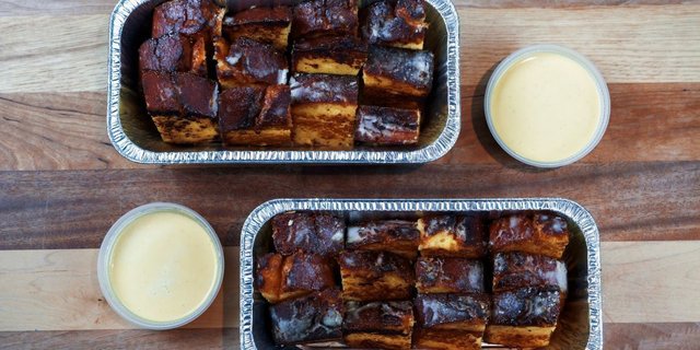 Seasonal French Toast w/ Dessert Sauce