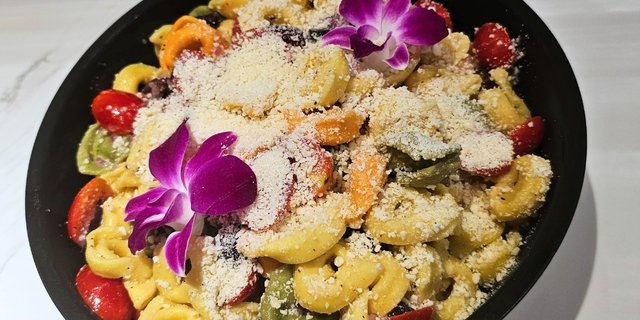 Tri-Color Tuscan Tortellini Salad