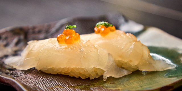 Hamachi Nigiri