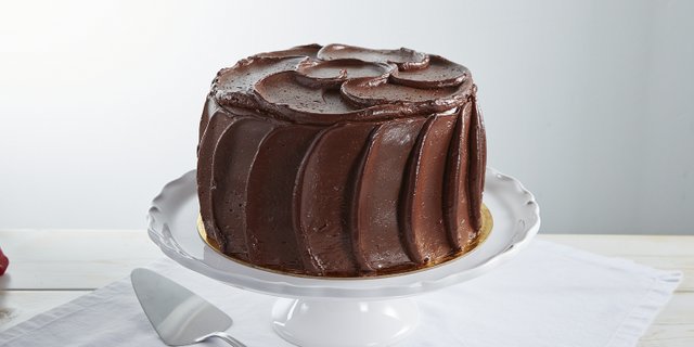 Old Fashioned Diner Cake