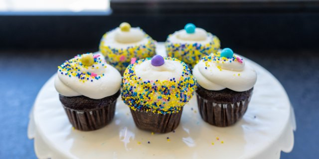Chocolate Cupcakes w/ Buttercream