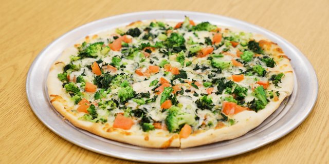 White Veggie Pizza