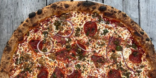 16" Supreme Pizza