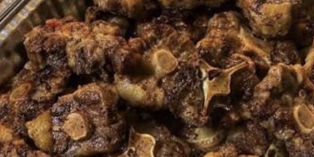 Slow-Cooked Oxtails