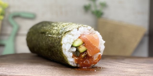 Spicy Salmon Roll
