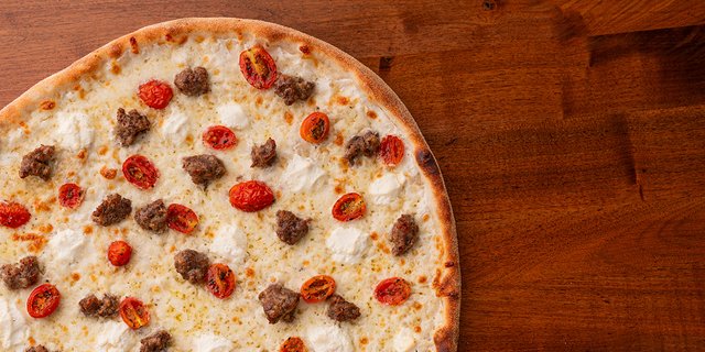 The Yeti 16" Pizza