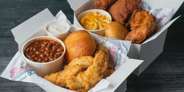 Ezell's Chicken Tenders Lunchbox