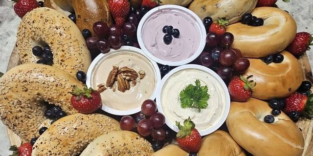 Good Morning Bagel Street Cream Cheese Tray