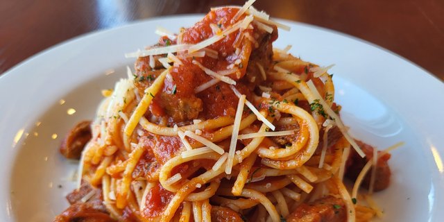 Spaghetti Marinara w/ Italian Sausage
