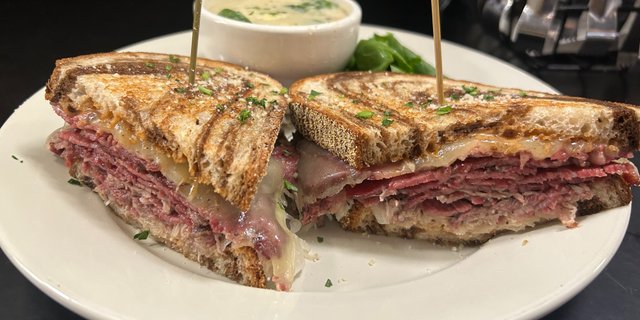 Classic Reuben Sandwich