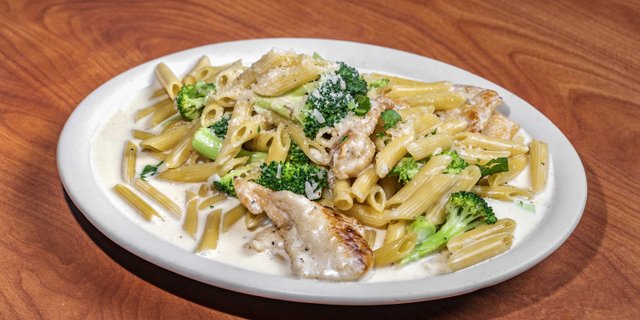 Chicken Ziti Broccoli Alfredo