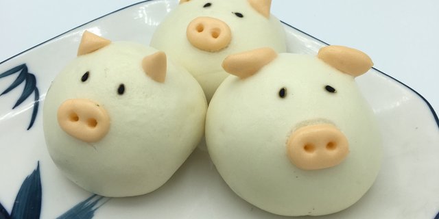 Steam Piggy Custard Buns