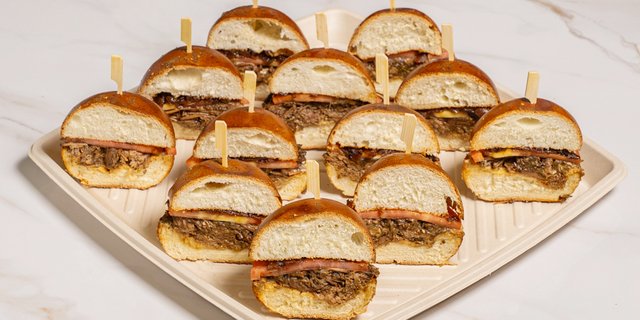 Short Rib Challah Bun Platter