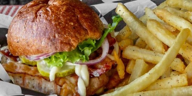 Keto Grilled Chicken Sandwich Boxed Lunch