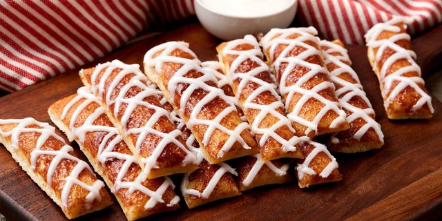 Cinnamon Stix w/ Icing