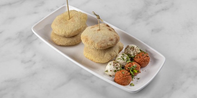 Dips & Pita