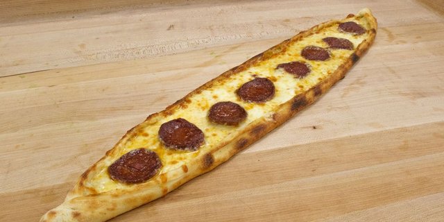 Turkish Pepperoni Sucuk Pide