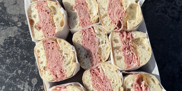Prime Rib Sandwich Box