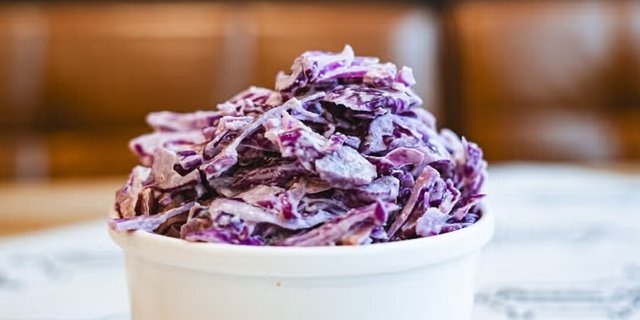 Red Cabbage Coleslaw Tray