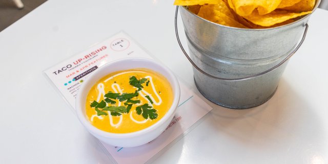 Chips & Queso