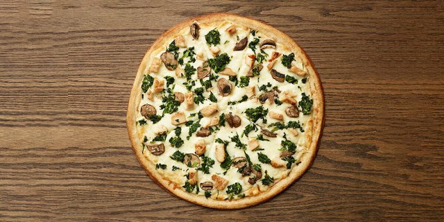 Chicken Garlic Spinach Gluten-Sensitive Pizza