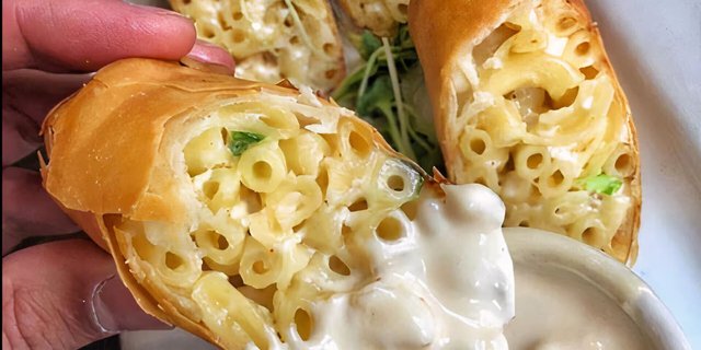 Mac & Cheese Spring Rolls
