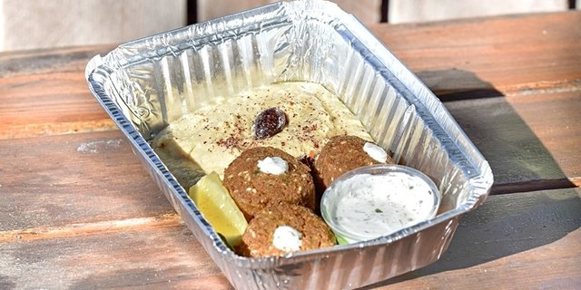 Falafel w/ Hummus