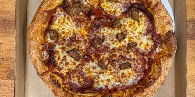 Classico Meat Pizza