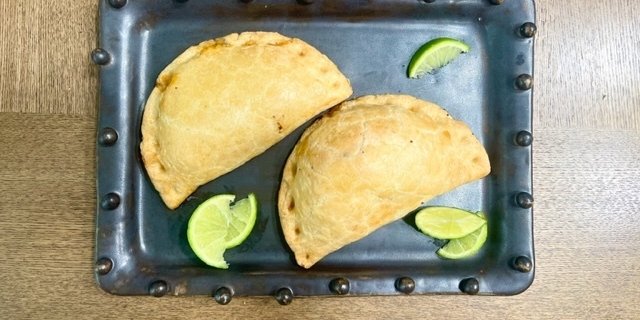 Aji de Gallina Empanada