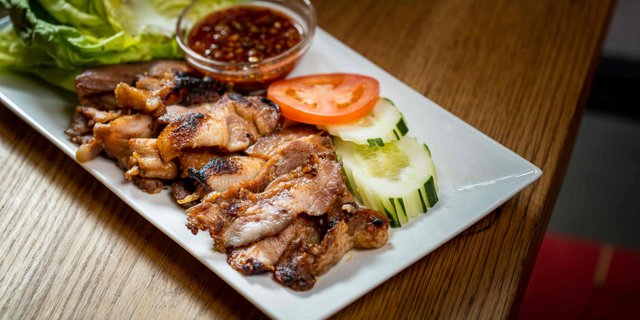 Kor Moo Yang Jim Jaew