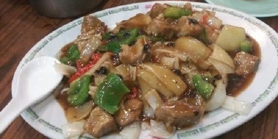 Stir-Fried Pork Ho Fun (Rice Noodles)