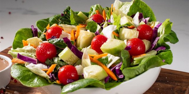 Seasonal Garden Salad