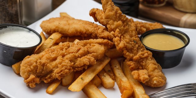 Chicken Strips w/ Fries