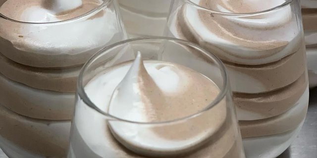 Dozen Tuxedo Cups