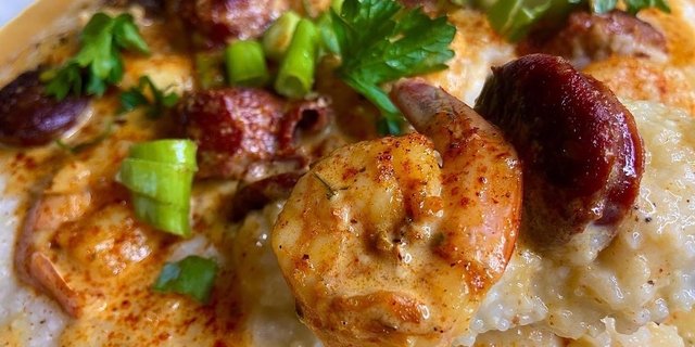 Garlic Shrimp & Cheddar Chive Grits