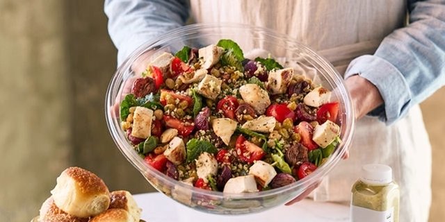 Chicken, Baby Kale & Chickpea Salad - Group
