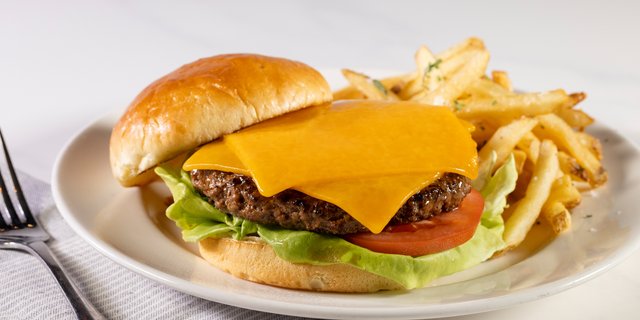Black Angus Cheeseburger Boxed Lunch