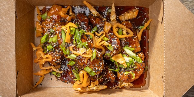 Boneless Honey Chili Flake Wings