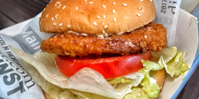Main St. Box 10 Crispy Chicken Sandwiches