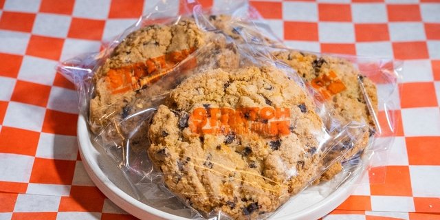 Chocolate Chip Cookie