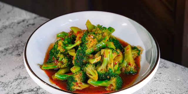 Broccoli w/ Garlic Sauce