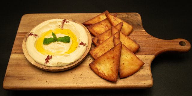 Hummus With Pita Bread